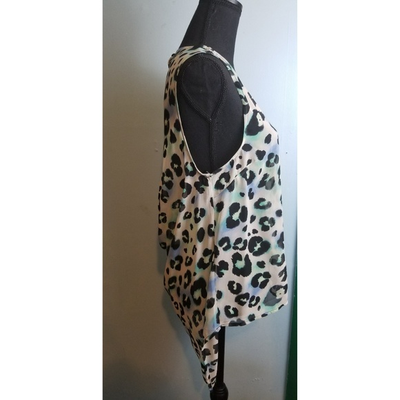 Cheetah Print HiLo Top - Picture 2 of 2